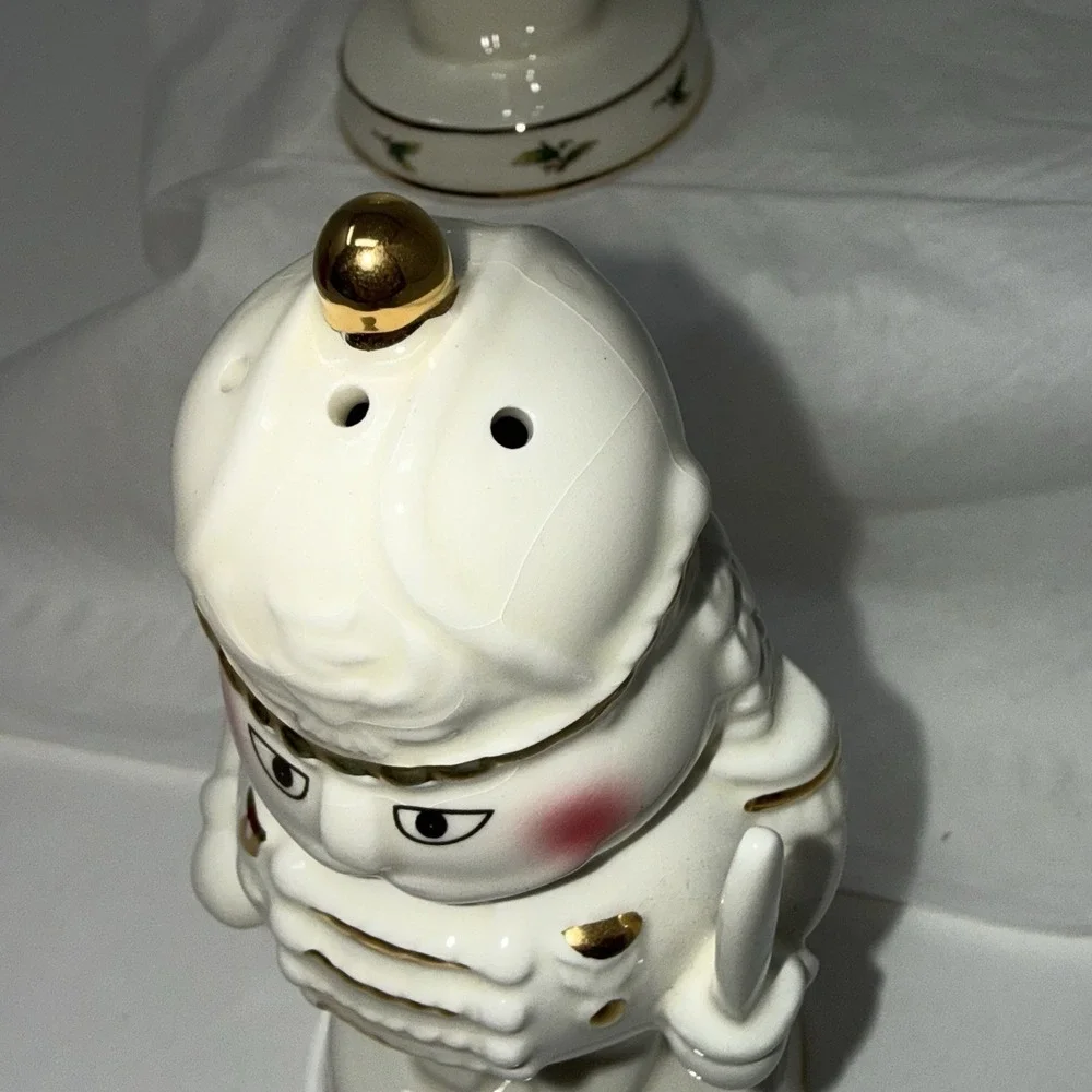 Vintage Christmas Toy Soldiers Nutcrackers Salt Pepper Shakers Holly Holiday